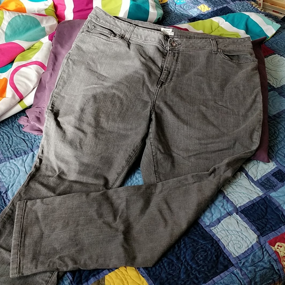 LLBean US 20 Petite True Shape Slim Leg Jeans in Charcoal